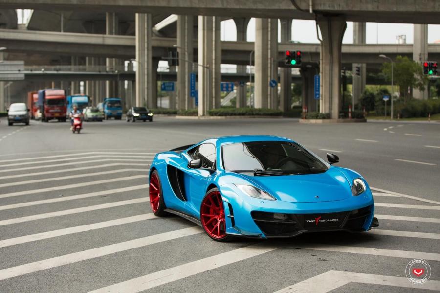  McLaren MP4-12C on Vossen Wheels (VPS-306) 2016 года  (фото 20 из 51)